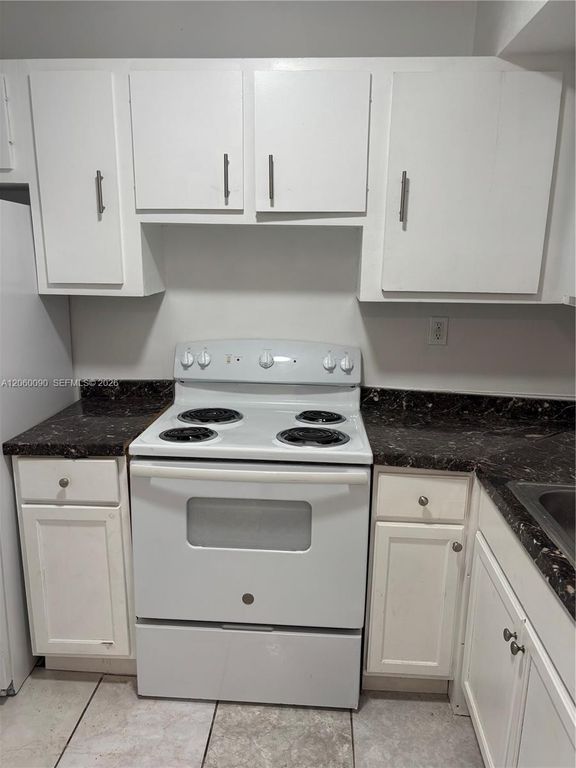 3600 NW 21st Street 101, Lauderdale Lakes, FL 33311