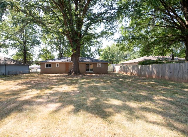 3504 S Kansas Avenue, Springfield, MO 65807