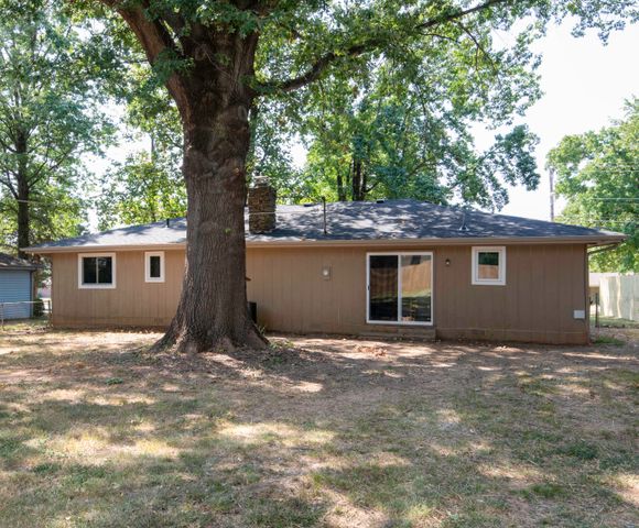 3504 S Kansas Avenue, Springfield, MO 65807