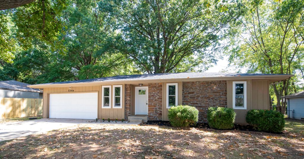 3504 S Kansas Avenue, Springfield, MO 65807