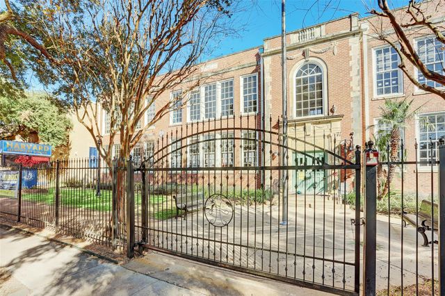 2436 White Oak, Houston, TX 77009