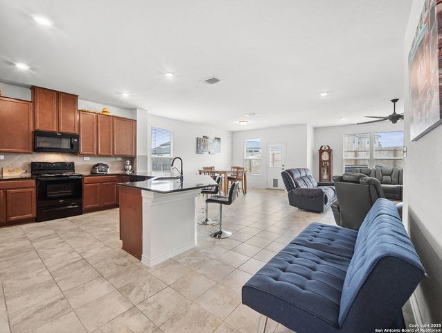 220 Shadow Terrace, Universal City, TX 78148