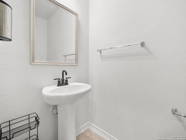 220 Shadow Terrace, Universal City, TX 78148