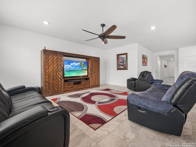220 Shadow Terrace, Universal City, TX 78148