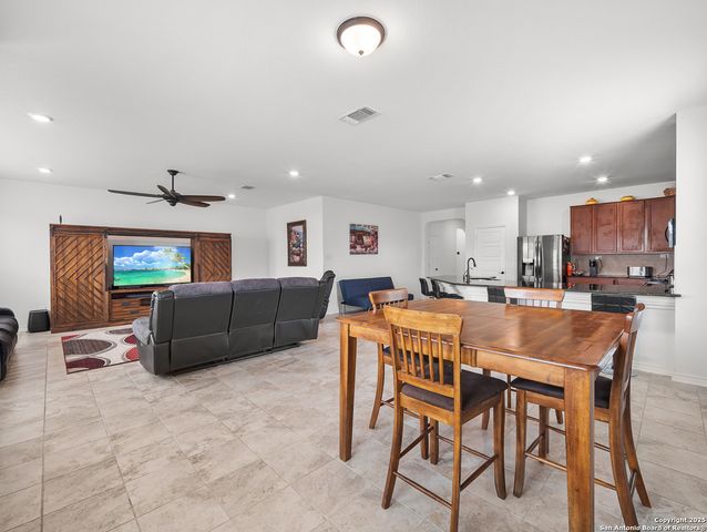 220 Shadow Terrace, Universal City, TX 78148