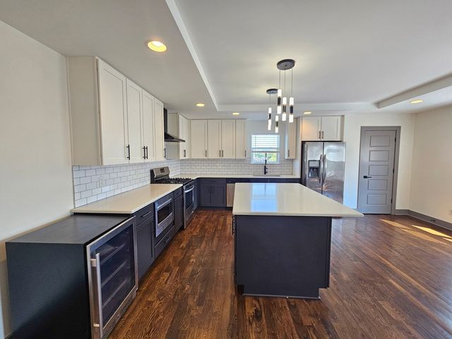 28 N Hill St, Nashville, TN 37210