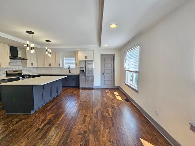 28 N Hill St, Nashville, TN 37210