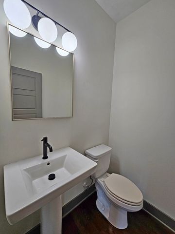 28 N Hill St, Nashville, TN 37210