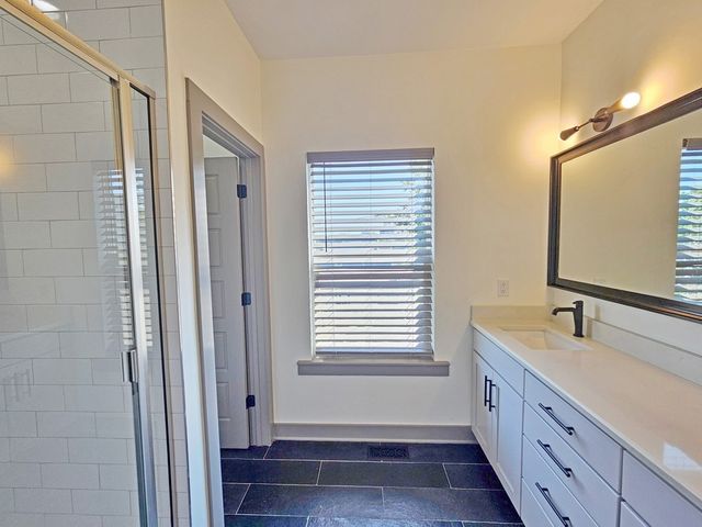28 N Hill St, Nashville, TN 37210