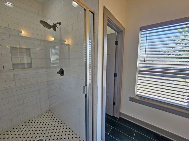 28 N Hill St, Nashville, TN 37210