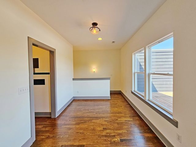 28 N Hill St, Nashville, TN 37210