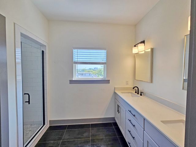 28 N Hill St, Nashville, TN 37210