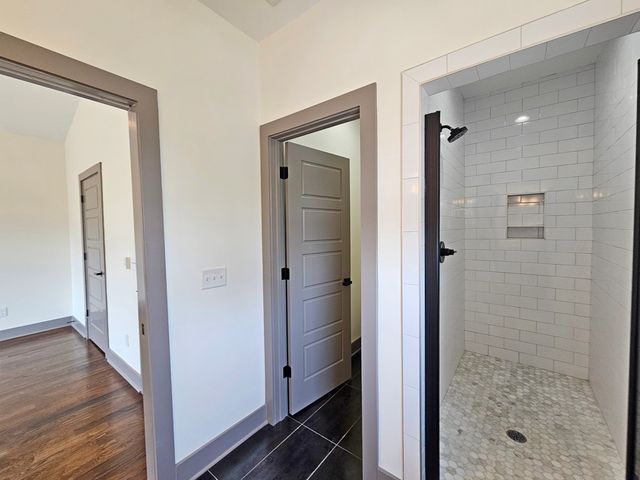28 N Hill St, Nashville, TN 37210