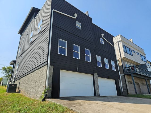 28 N Hill St, Nashville, TN 37210