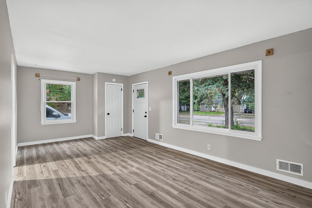 9218 Portland Avenue S, Bloomington, MN 55420 — photo 4