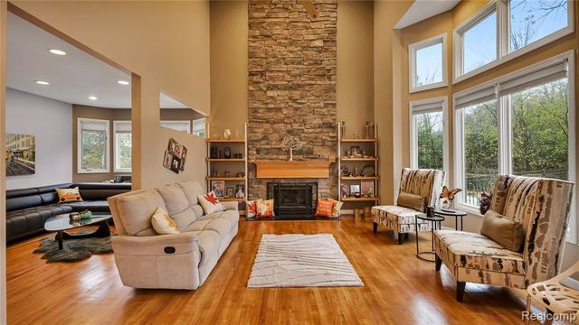 6621 Glenshaw Court, West Bloomfield, MI 48322
