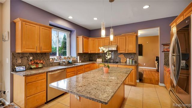 6621 Glenshaw Court, West Bloomfield, MI 48322
