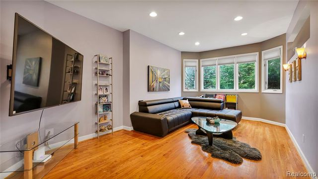 6621 Glenshaw Court, West Bloomfield, MI 48322