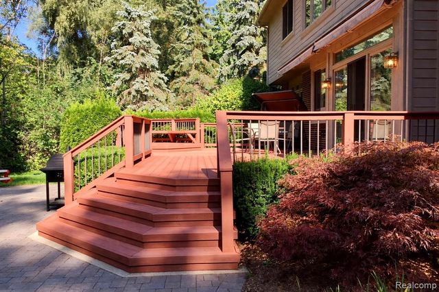 6621 Glenshaw Court, West Bloomfield, MI 48322