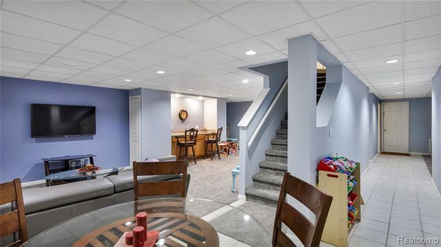 6621 Glenshaw Court, West Bloomfield, MI 48322