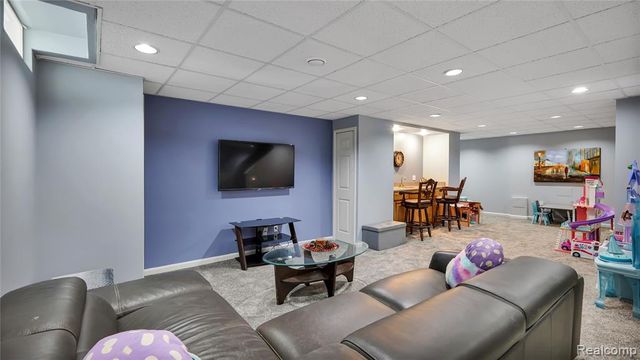 6621 Glenshaw Court, West Bloomfield, MI 48322