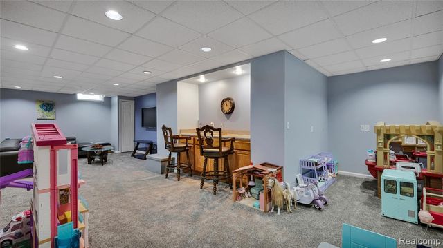 6621 Glenshaw Court, West Bloomfield, MI 48322