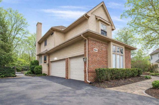 6621 Glenshaw Court, West Bloomfield, MI 48322