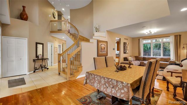 6621 Glenshaw Court, West Bloomfield, MI 48322
