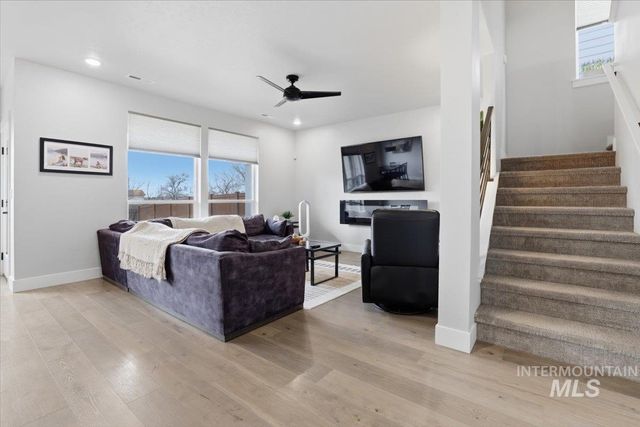 6937 S Sunfish Way, Boise, ID 83709