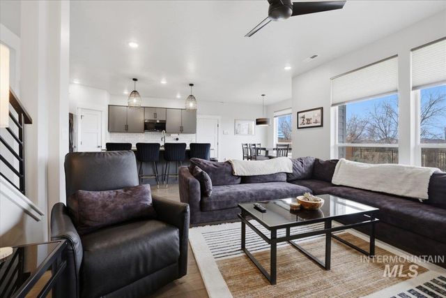 6937 S Sunfish Way, Boise, ID 83709