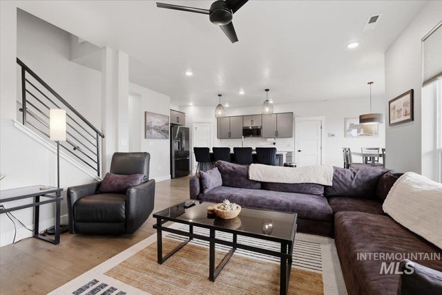 6937 S Sunfish Way, Boise, ID 83709