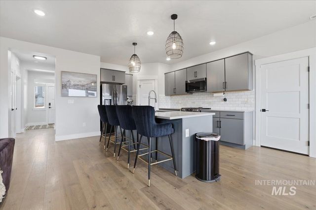 6937 S Sunfish Way, Boise, ID 83709