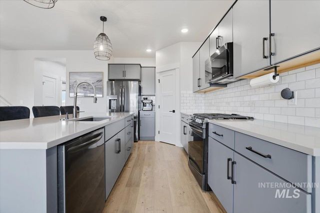 6937 S Sunfish Way, Boise, ID 83709