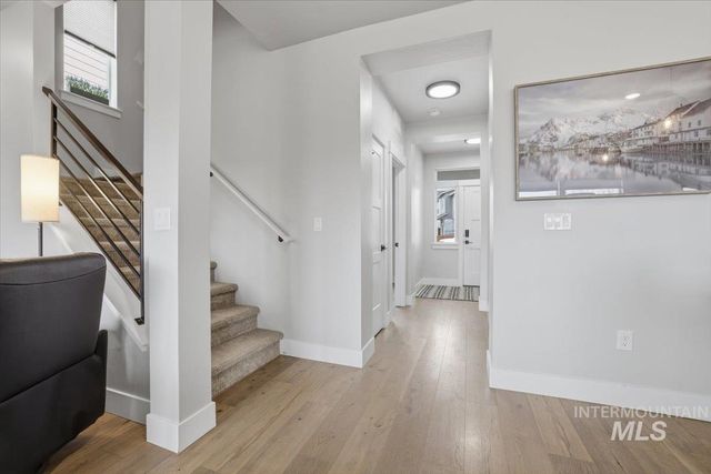 6937 S Sunfish Way, Boise, ID 83709