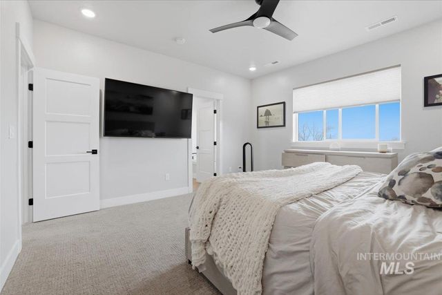 6937 S Sunfish Way, Boise, ID 83709