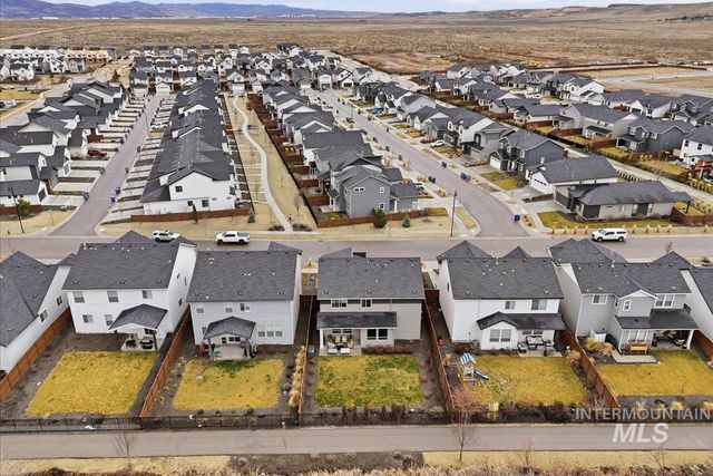 6937 S Sunfish Way, Boise, ID 83709