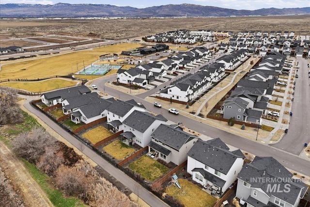 6937 S Sunfish Way, Boise, ID 83709