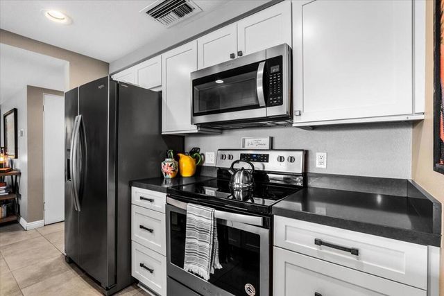 45720 Club Circle Drive 285, Palm Desert, CA 92260