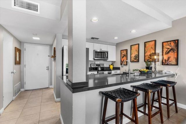 45720 Club Circle Drive 285, Palm Desert, CA 92260