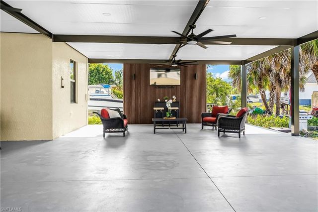 2557 29th AVE NE, Naples, FL 34120