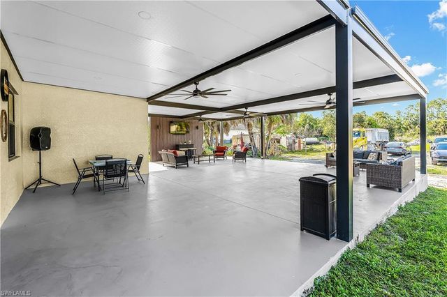 2557 29th AVE NE, Naples, FL 34120