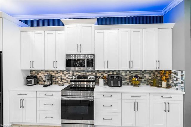 2557 29th AVE NE, Naples, FL 34120