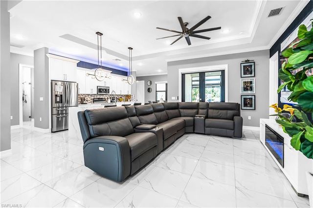 2557 29th AVE NE, Naples, FL 34120