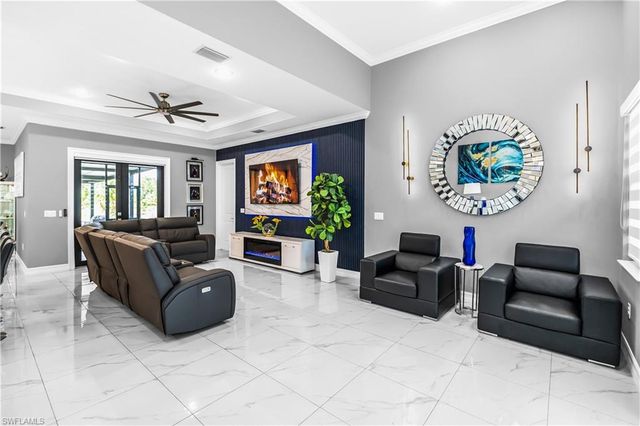 2557 29th AVE NE, Naples, FL 34120