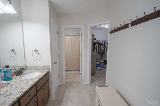 1232 Greystone Ln, Pensacola, FL 32514