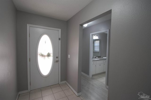 1232 Greystone Ln, Pensacola, FL 32514