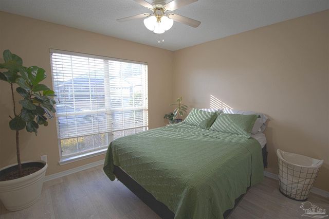 1232 Greystone Ln, Pensacola, FL 32514