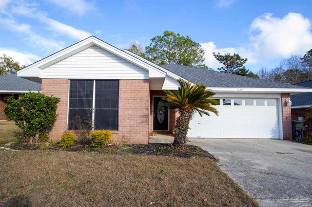 1232 Greystone Ln, Pensacola, FL 32514
