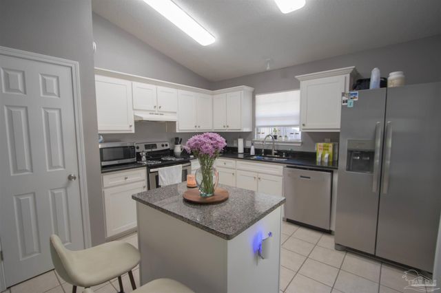 1232 Greystone Ln, Pensacola, FL 32514