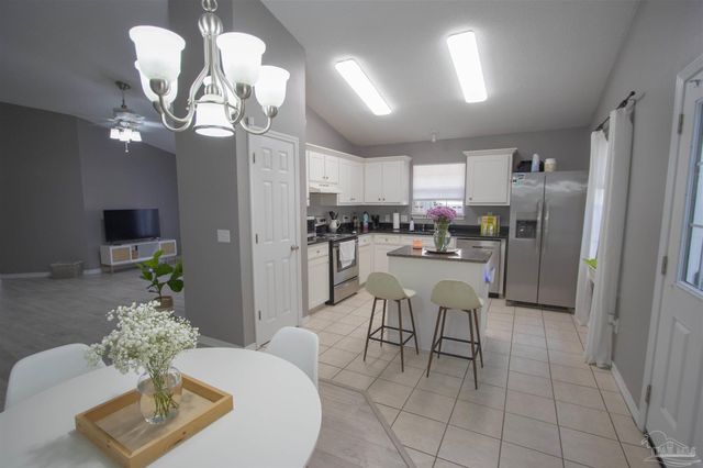 1232 Greystone Ln, Pensacola, FL 32514